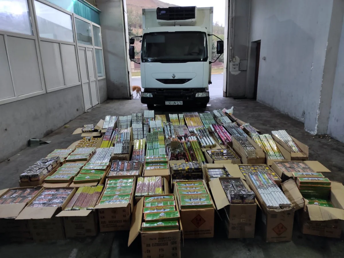 Gömrükçülər külli miqdarda pirotexniki vasitələr aşkarlayıb