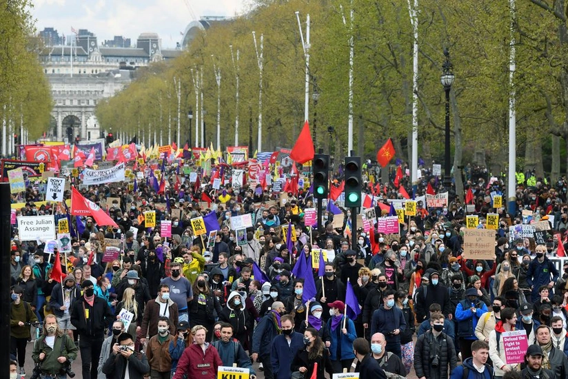 Londonda polisə qarşı keçirilən aksiyada bir neçə nəfər saxlanılıb