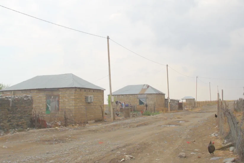 “Azərişıq” cəbhə xəttində yerləşən kəndin enerji sistemini yenidən qurdu