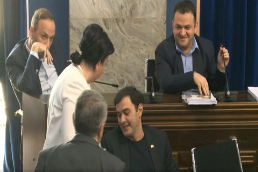 В парламенте Грузии произошла драка - ВИДЕО