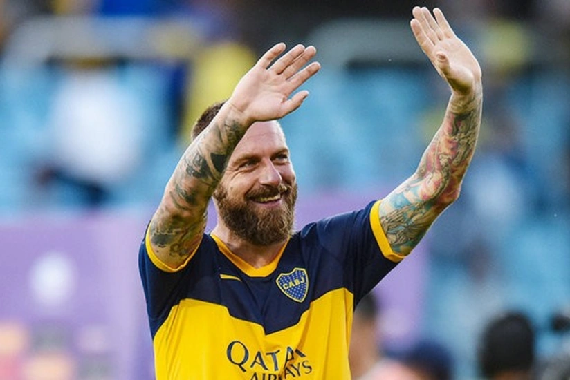 İtaliyanın dünya çempionu olan futbolçusu karyerasını başa vurub