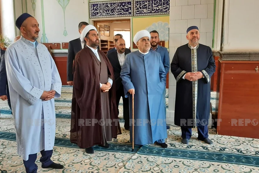 Allahşükür Paşazadə Tbilisi Cümə məscidini ziyarət edib