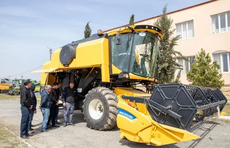 “Aqroservis” taxıl biçini ilə bağlı mexanizatorların təlimatlandırılmasına başlayıb