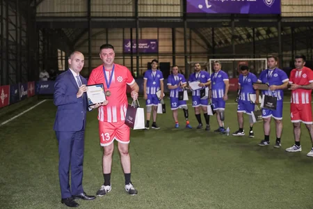 Vətən müharibəsi veteranlarının iştirakı ilə futbol yarışı keçirilib