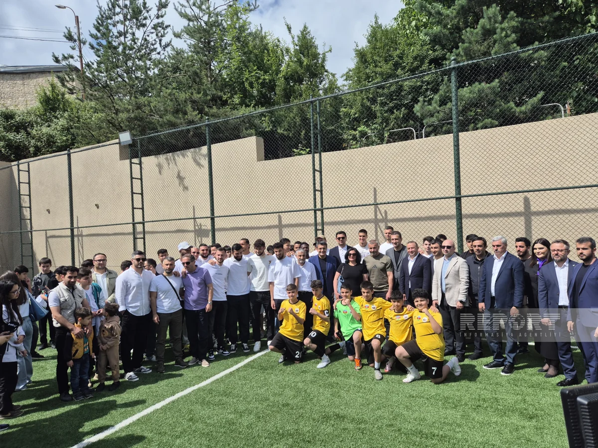 Члены клуба Карабах встретились с жителями в Шуше