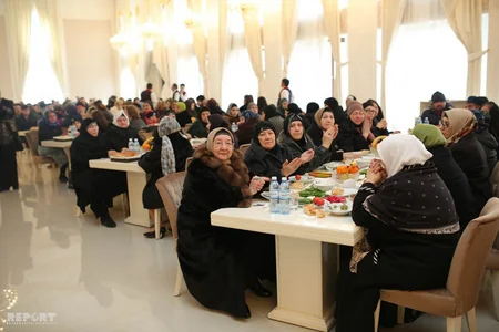 Gəncənin İmamzadə dini kompleksində ehsan süfrəsi açılıb