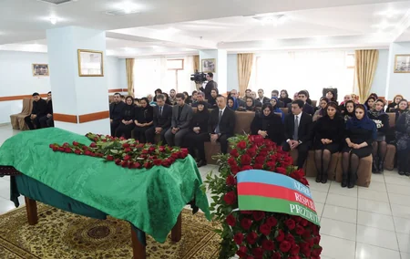 Azərbaycan Prezidenti xalq şairi Zəlimxan Yaqubla vida mərasimində iştirak edib