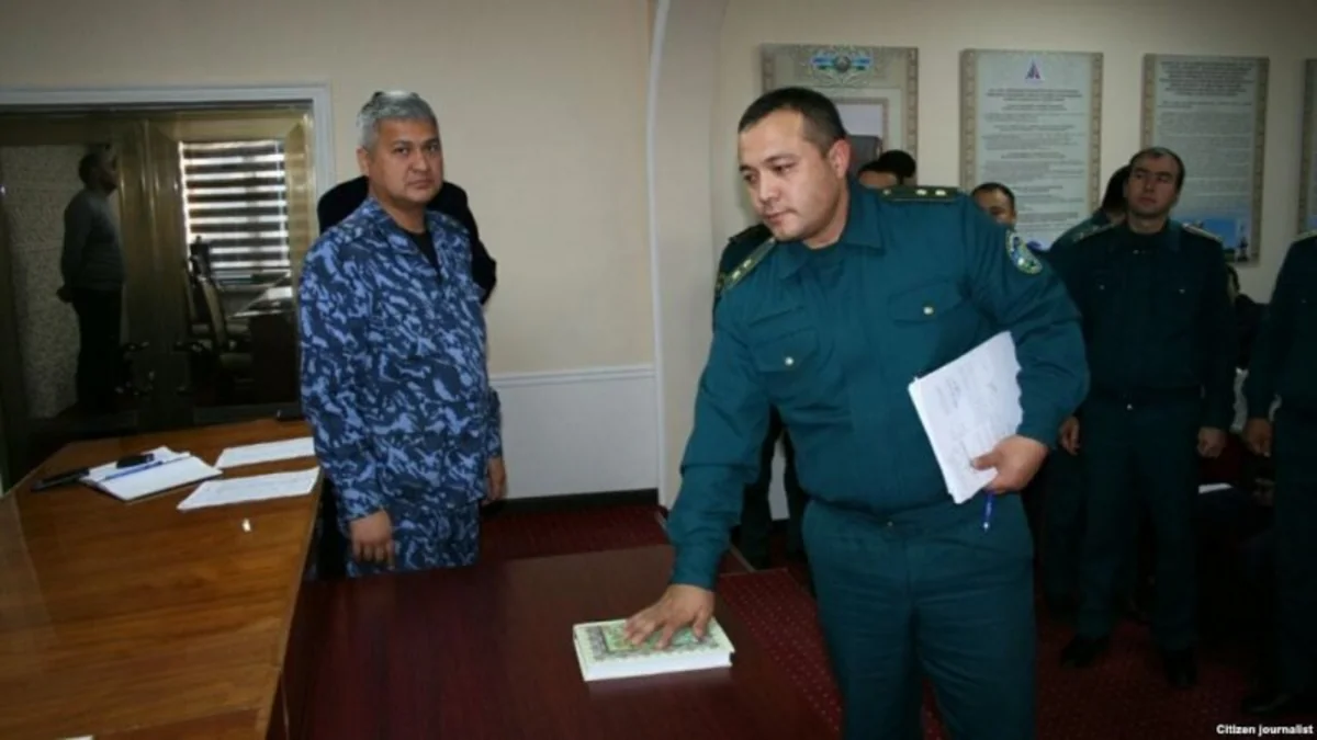 Узбекская полиция публично поклялась на Коране не брать взятку
