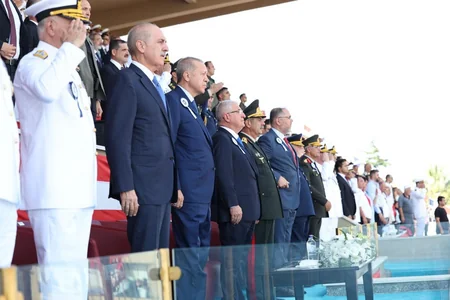 Azerbaijani Defense Minister attends graduation ceremony of Turkish Naval Academy and Air Force Academy