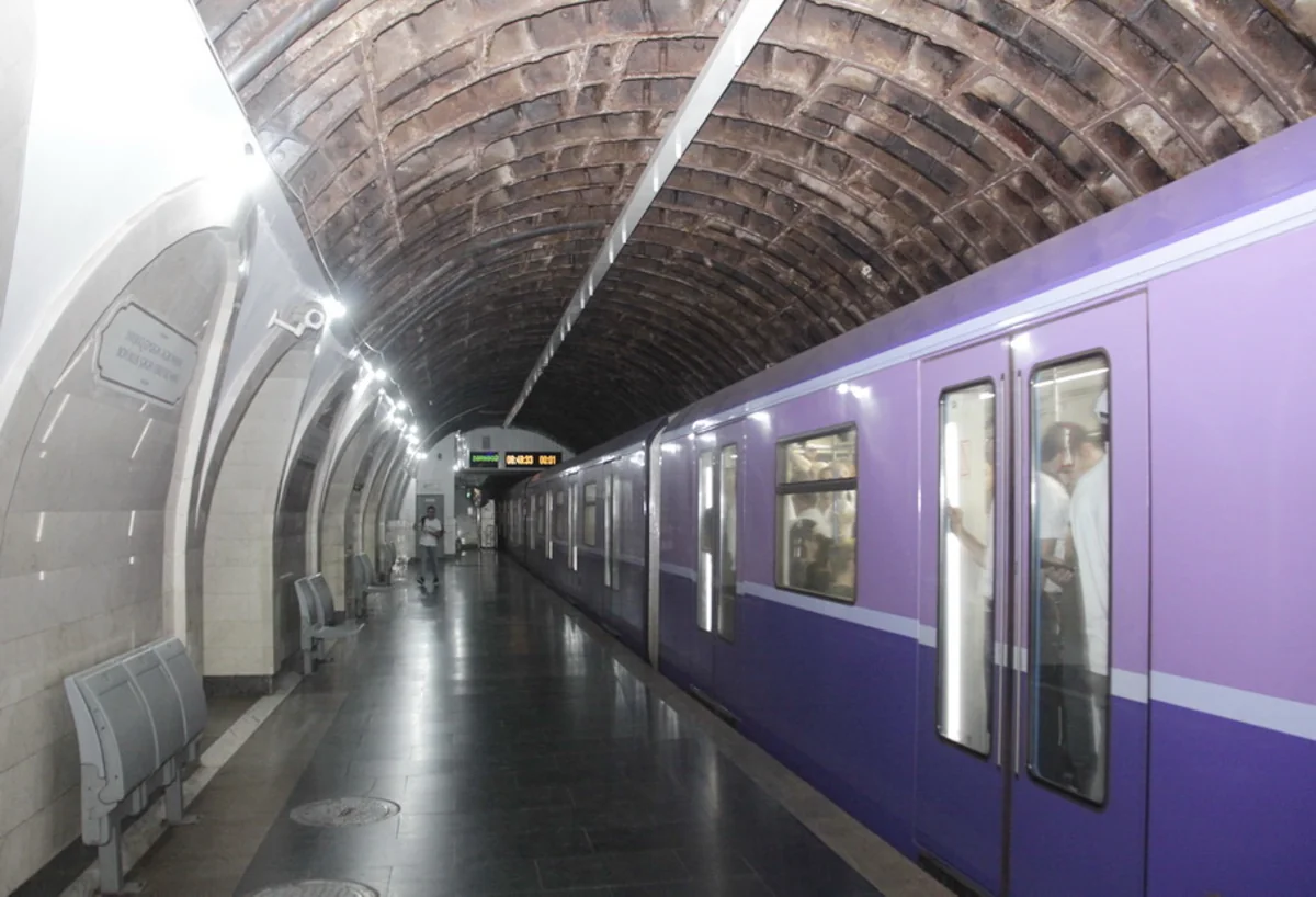 “Nizami” metrostansiyasının tavanında gücləndirmə tədbirlərinə başlanılıb