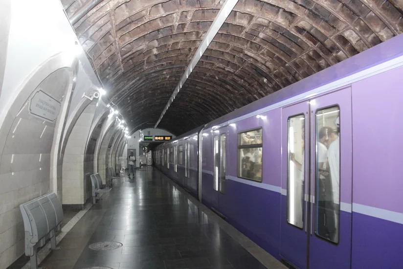 “Nizami” metrostansiyasının tavanında gücləndirmə tədbirlərinə başlanılıb