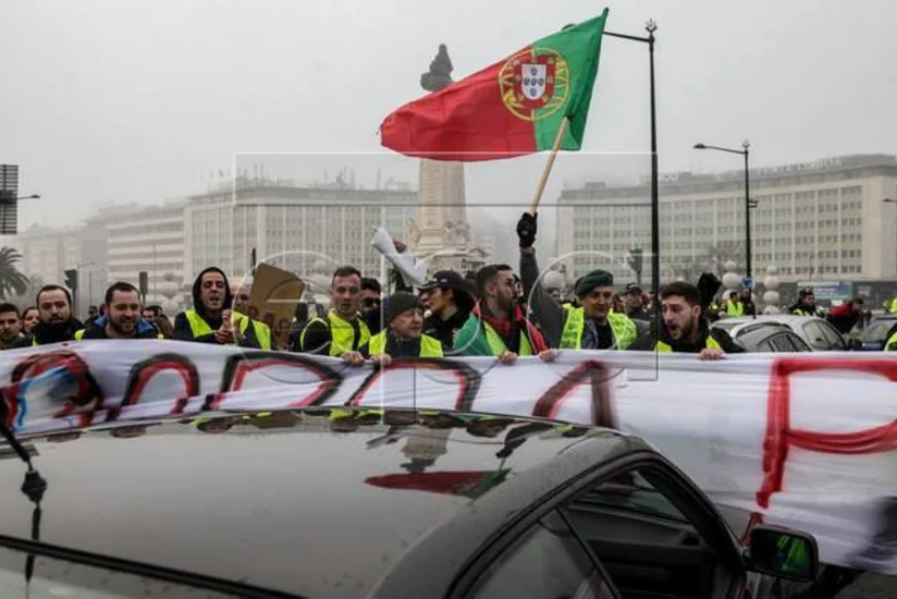 В Португалии начались протесты движения желтых жилетов - ВИДЕО