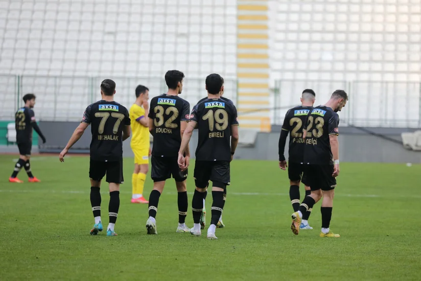 Mahir Emreli Konyasporda debüt edib