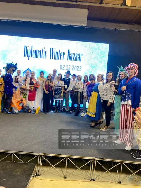Sarayevoda diplomatların ənənəvi qış xeyriyyə bazarında Azərbaycan guşəsi də yer alıb