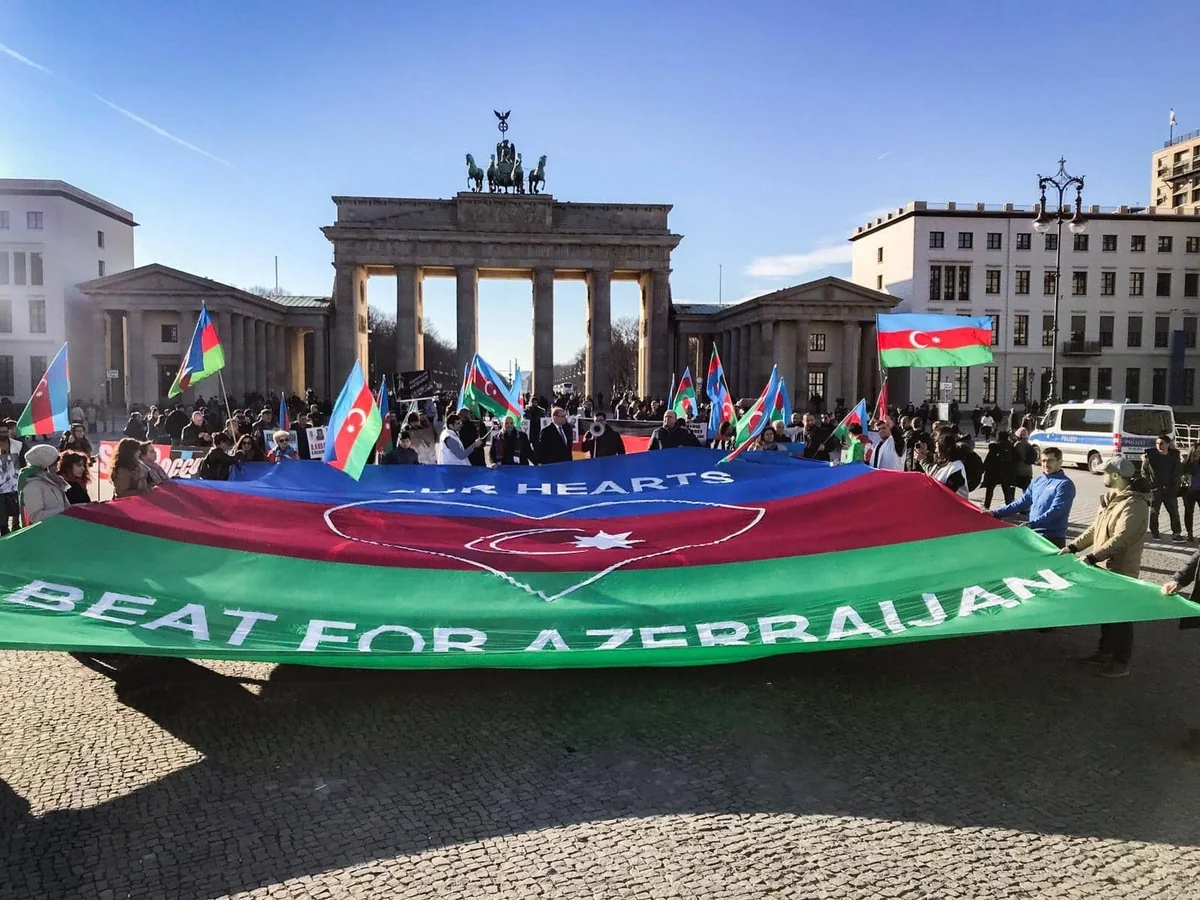 Azerbaijanis, Chechens hold joint action in Berlin