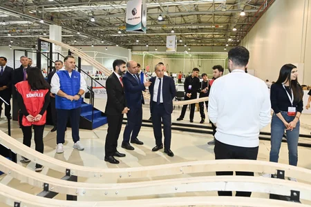 SAF 2023-ün üçüncü günündə dövlət rəsmiləri yarışları izləyiblər 