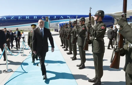 Prezident İlham Əliyevin Türkiyəyə rəsmi səfəri başlayıb