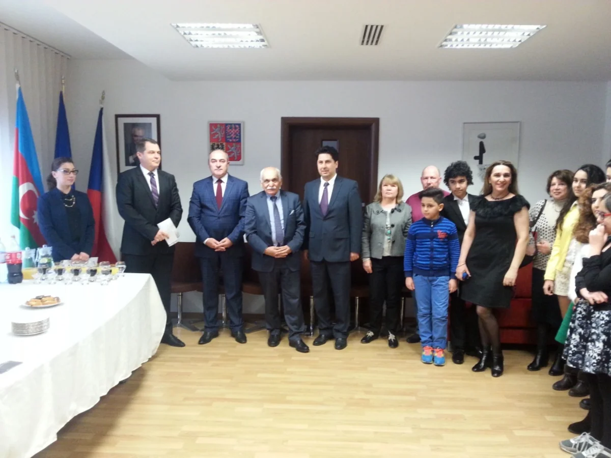 Czech Ambassador presents certificates to young Azerbaijani artists
