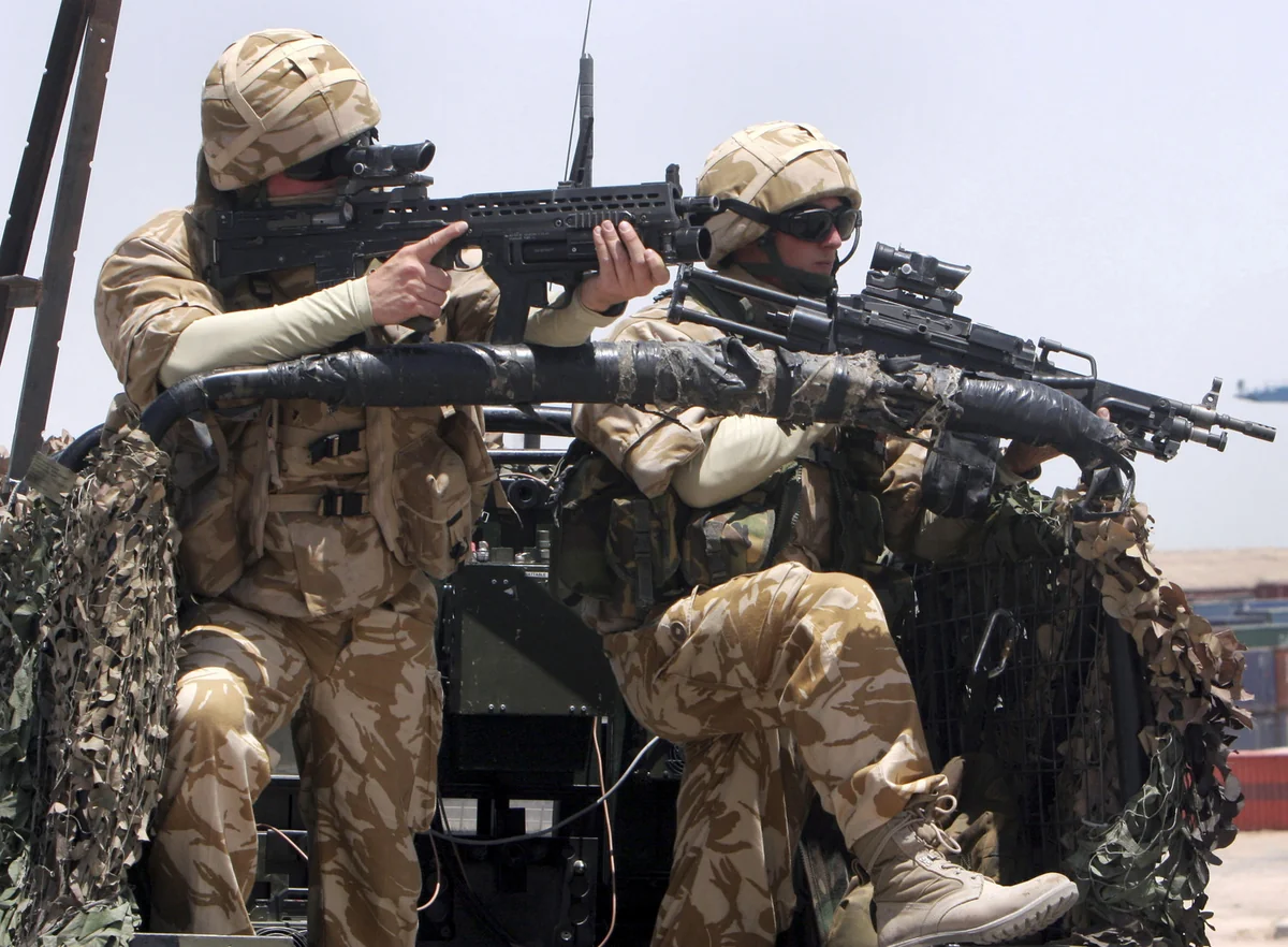 UK sends special forces to Ukraine