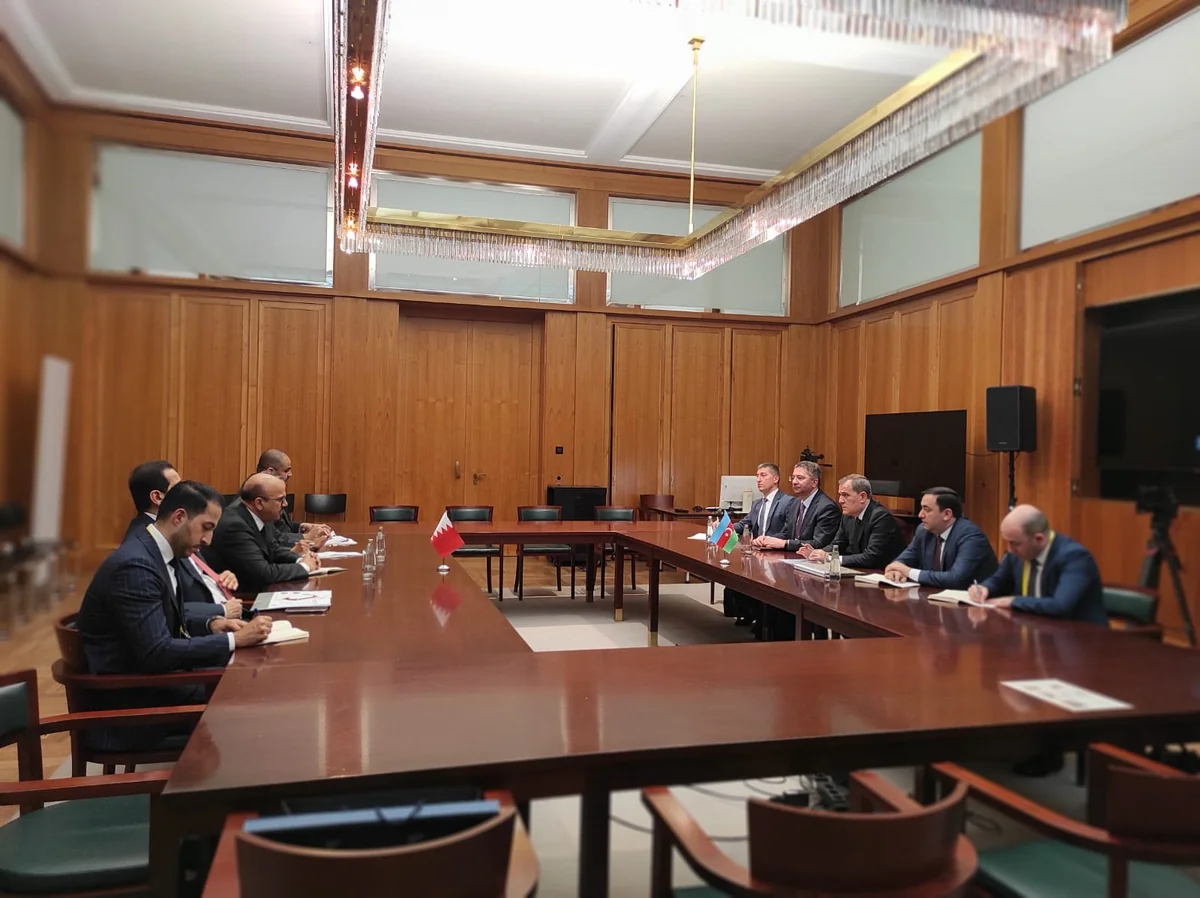 Azerbaijani FM meets with his Bahraini counterpart
