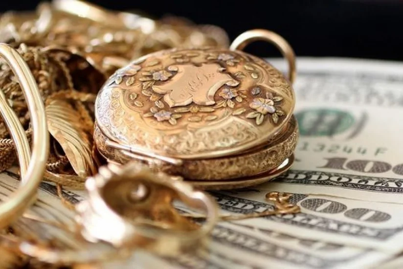 Novruz bayramı günü evdən 200 min manat və 100 min manatlıq qızıl oğurlanıb