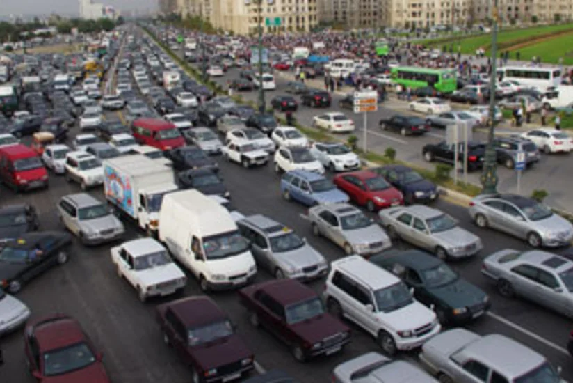 ​Цепная авария в Баку привела к образованию пробки