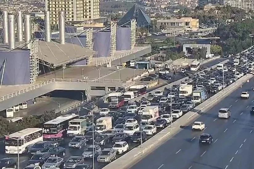 Bakıda tıxac olan yollar - SİYAHI