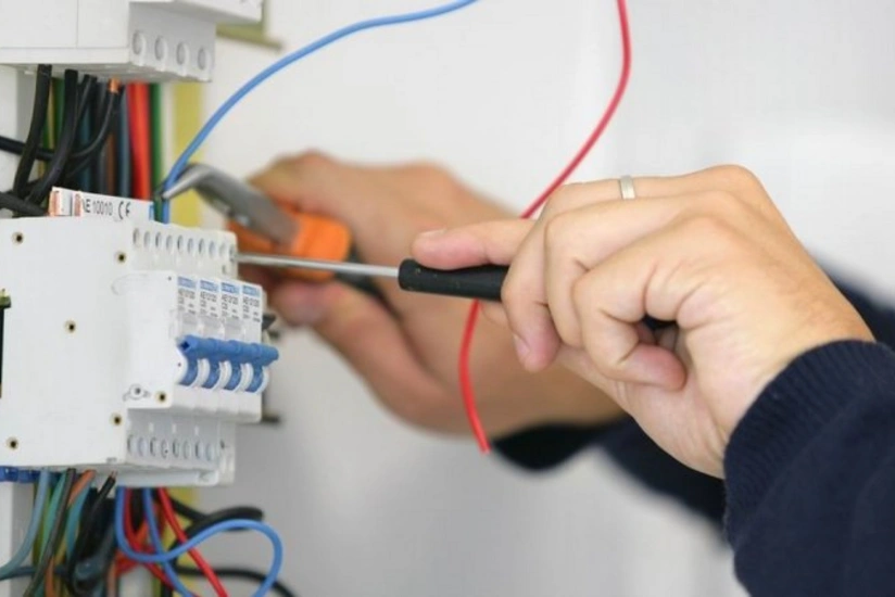 Sabirabadda Hacıqabul sakinini elektrik cərəyanı vuraraq öldürüb