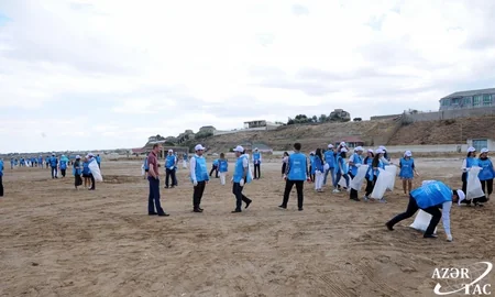 IDEA ictimai çimərlikdə növbəti təmizlik aksiyası keçirib