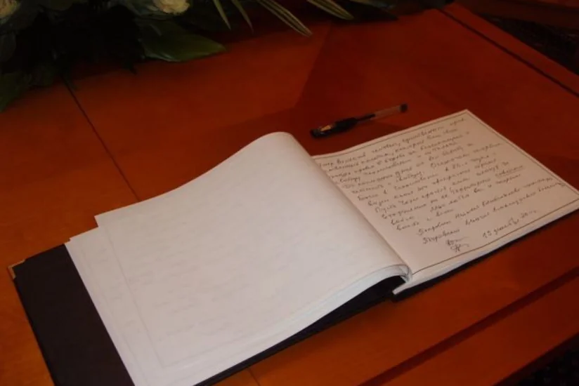 Fransanın Azərbaycandakı səfirliyində Nitsada törədilmiş terror aktı ilə əlaqədar xatirə kitabı açılıb