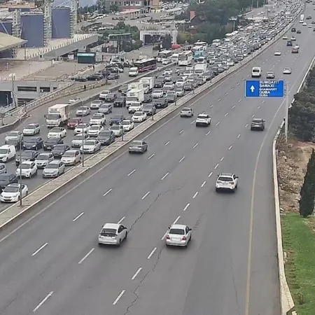 Bakının bir sıra yollarında tıxac müşahidə edilir