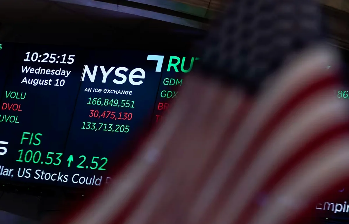 Фондовые индексы США в понедельник выросли на 1,2%