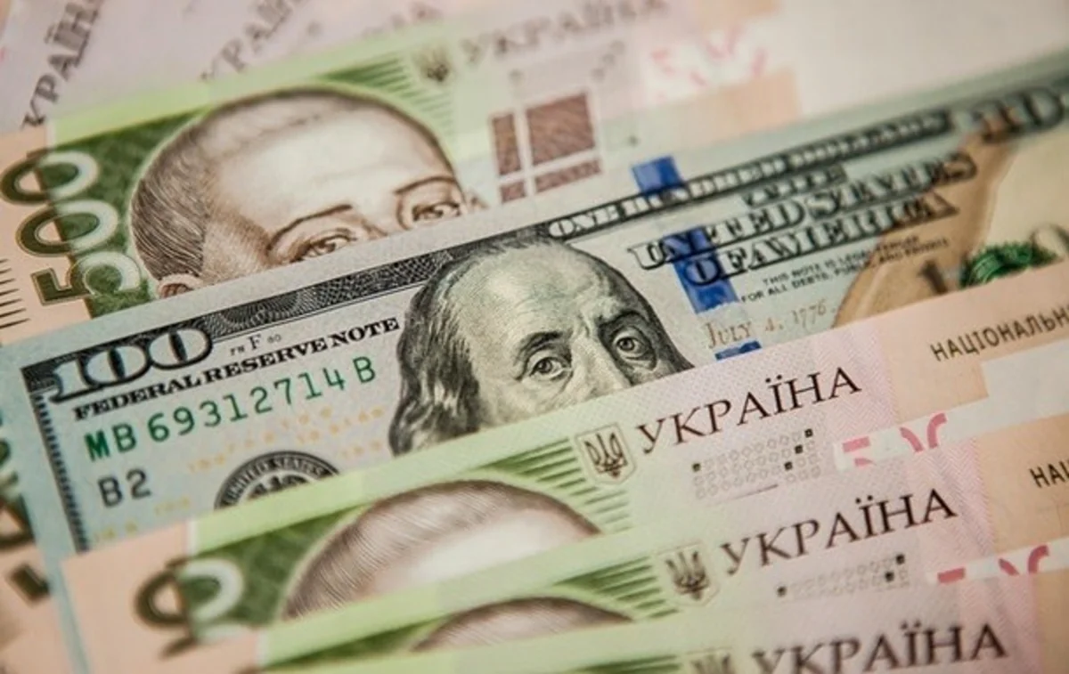 Нацбанк Украины после выборов снизил курс гривны