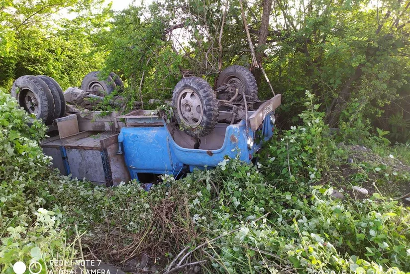 В Огузе перевернулся ГАЗ-53, есть пострадавшие