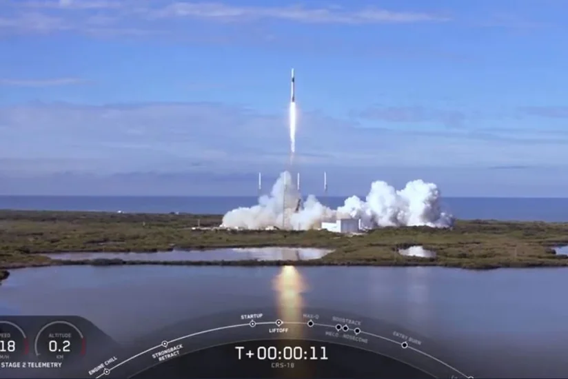 Ракета-носитель Falcon 9 стартовала с мыса Канаверал к МКС - ВИДЕО