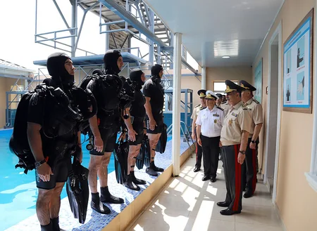 Azerbaijan defence minister attends next graduation ceremony of Marines Commando Basic Courses 
