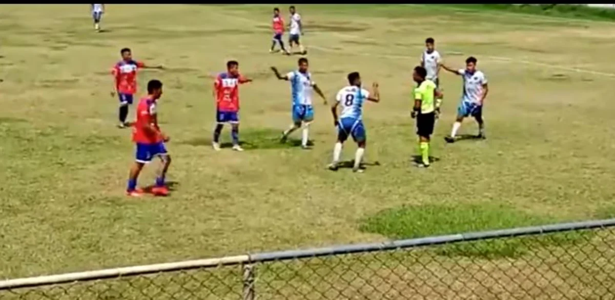 Hakimin üzünə yumruqla vurduğu üçün 5 il futboldan uzaqlaşdırıldı