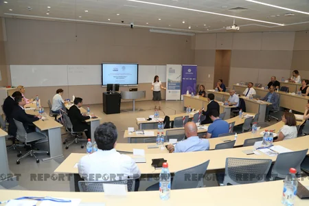 “Mediada islahatlara doğru” mövzusunda seminarlar davam edir