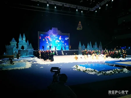 Azərbaycan Gimnastika Federasiyası tamaşaçılara Yeni il şousu təqdim edib - FOTO