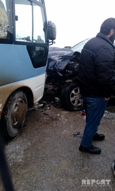 Qusarda sərnişin avtobusu qəzaya düşüb, 10-dan çox yaralı var - FOTO - YENİLƏNİB