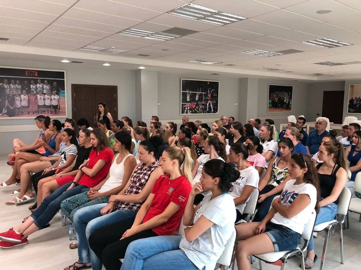 Cavid Qurbanov dünya çempionatına hazırlaşan Azərbaycan yığması ilə görüşüb
