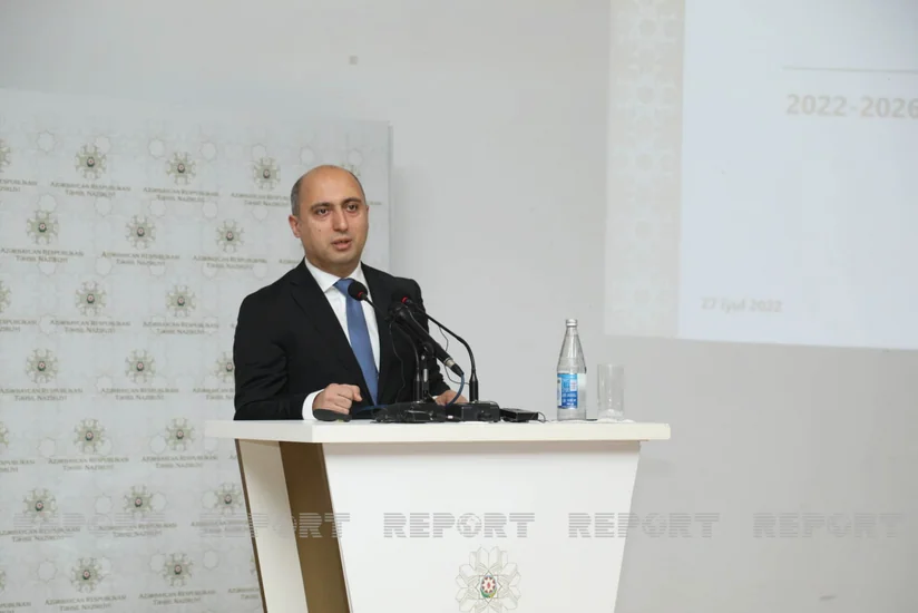 Nazir: Emosional və şəxsi mülahizələrlə təhsili irəli aparmaq olmaz