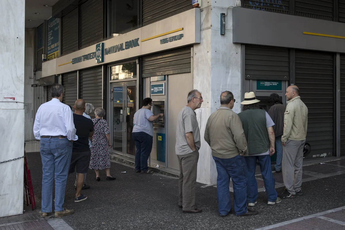 ​Yunanıstan bankları daha bir neçə gün bağlı qalacaq