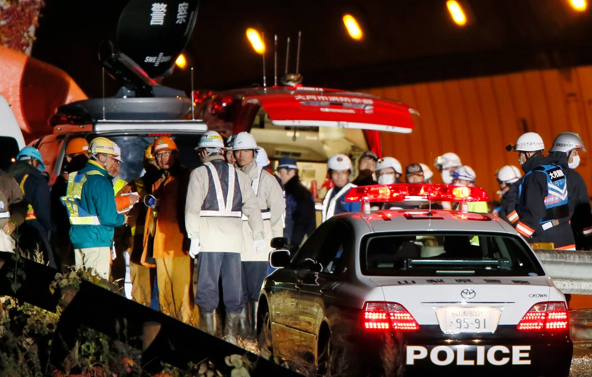 ​Yaponiyada turist avtobusu aşıb, ölənlər var