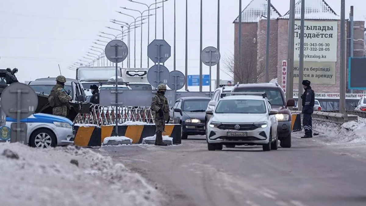 Алматы полностью окружили блокпостами