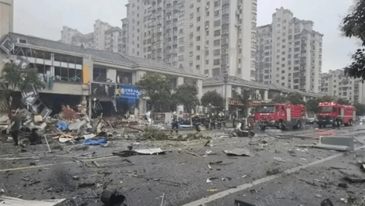 На востоке КНР в результате взрыва газа в ресторане погиб один человек