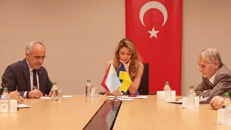 Çavuşoğlu Əminə Cabbar və Mustafa Cəmilovla görüşüb