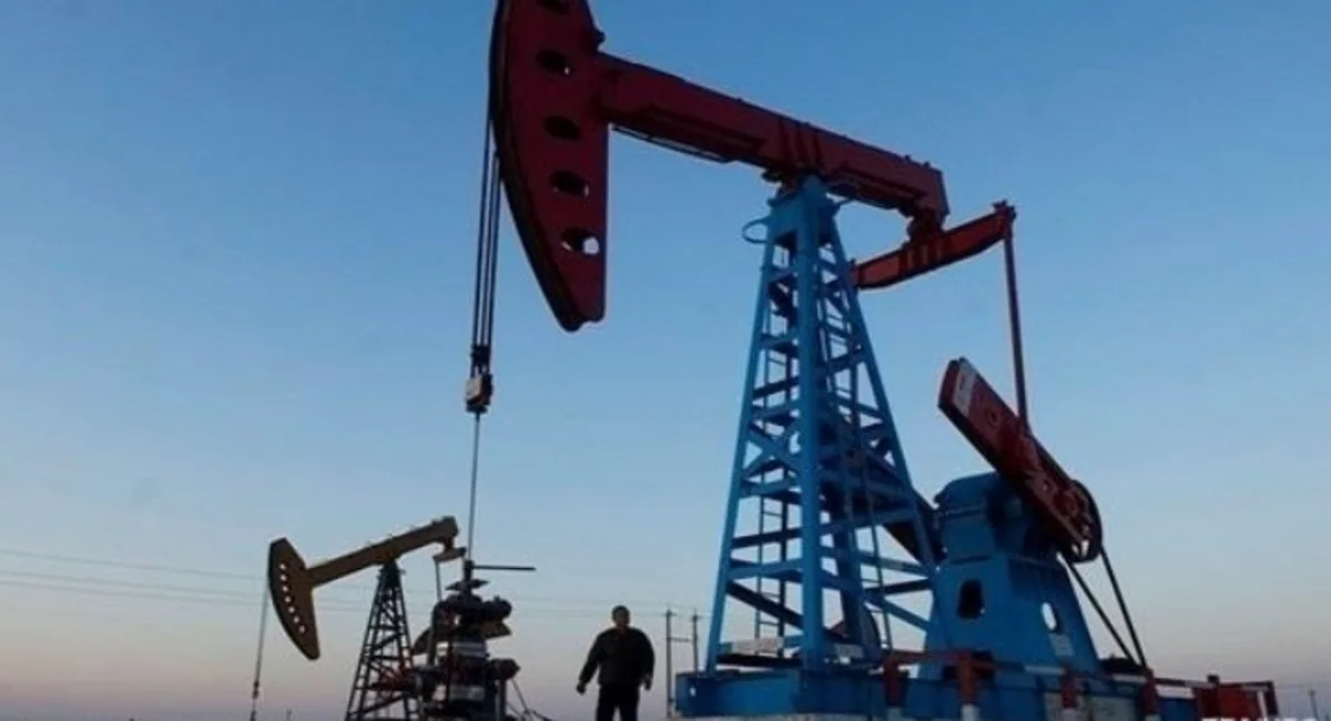 Brent и WTI на бирже ICE в Лондоне подешевели на 2%