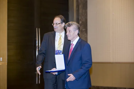 FİDE hakimləri mükafatlandırıb