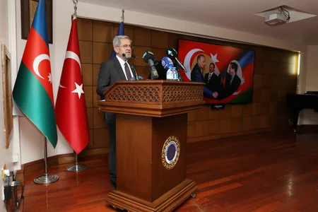 Türkiyədə Ümummilli Lider Heydər Əliyevin xatirəsi anılıb
